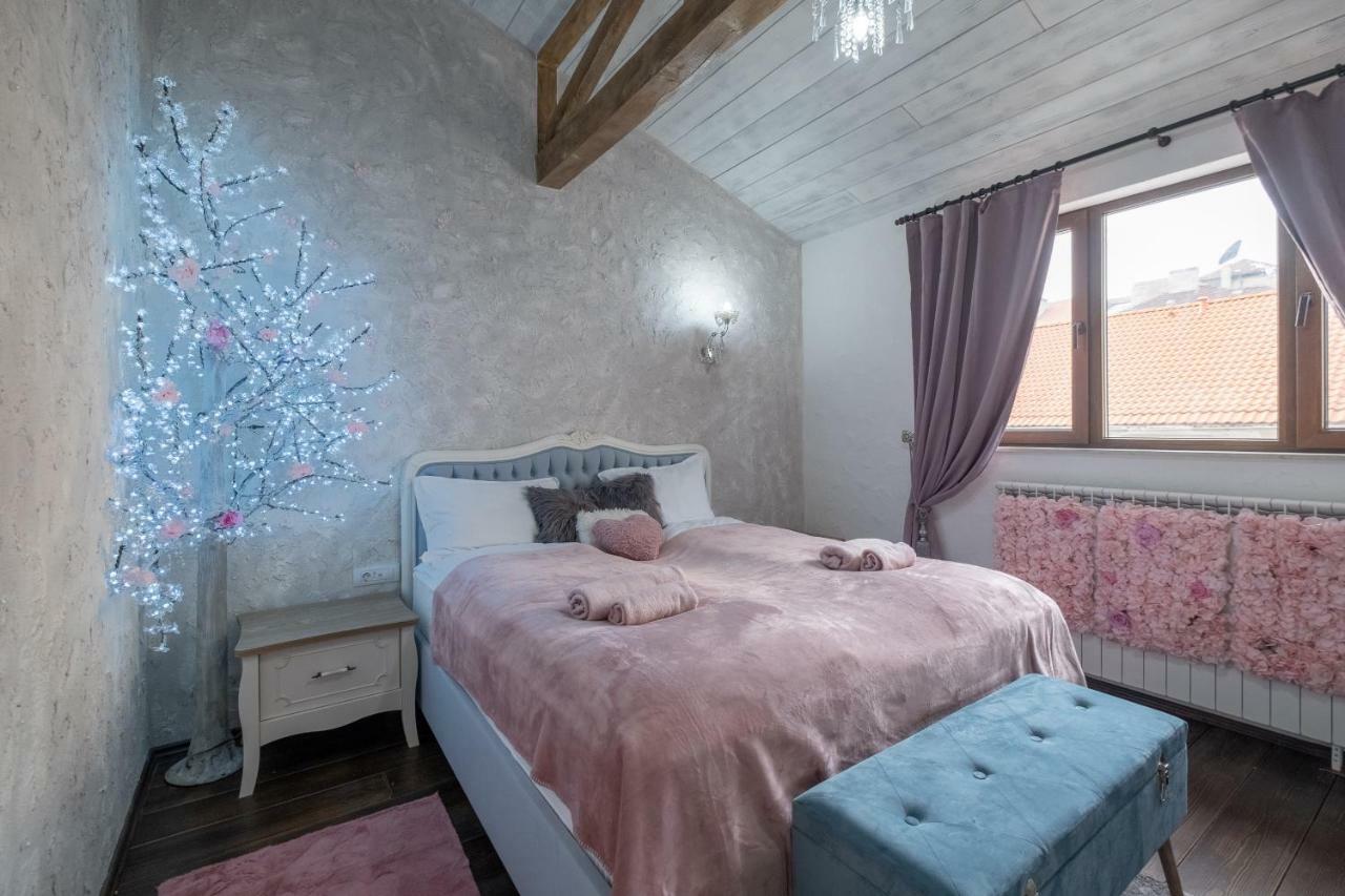 1-Bedroom Designer Apartment On Hristo Belchev Str Sofia Bagian luar foto