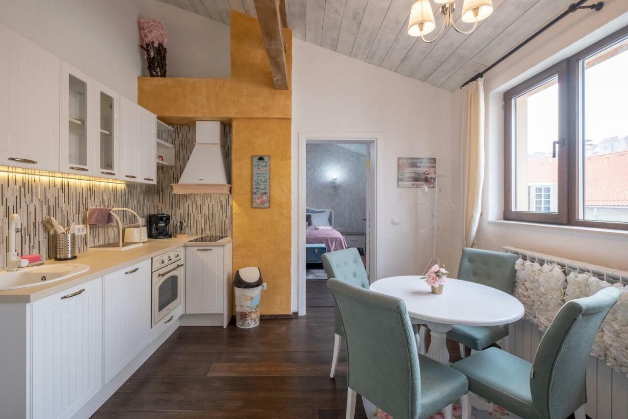 1-Bedroom Designer Apartment On Hristo Belchev Str Sofia Bagian luar foto